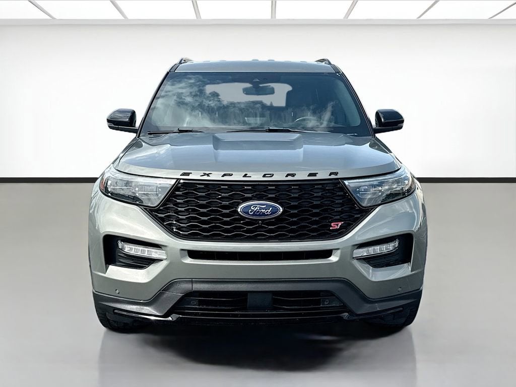2020 Ford Explorer — side profile view