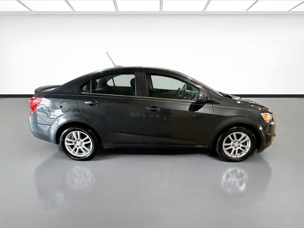 2016 Chevrolet Sonic — detail view