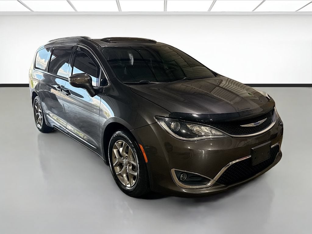 2018 Chrysler Pacifica — interior view