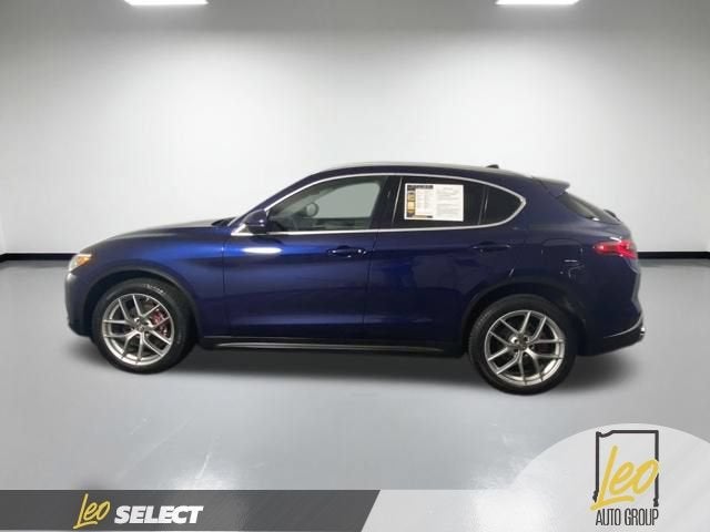 2018 Alfa Romeo Stelvio — side profile view