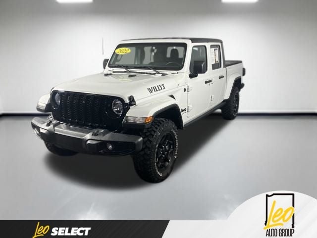 2022 Jeep Gladiator Willys 4x4 in Bright White Clearcoat — front three-quarter view