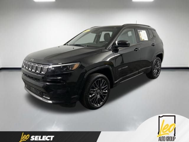 2022 Jeep Compass High Altitude 4x4 in Diamond Black Crystal Pearlcoat — front three-quarter view