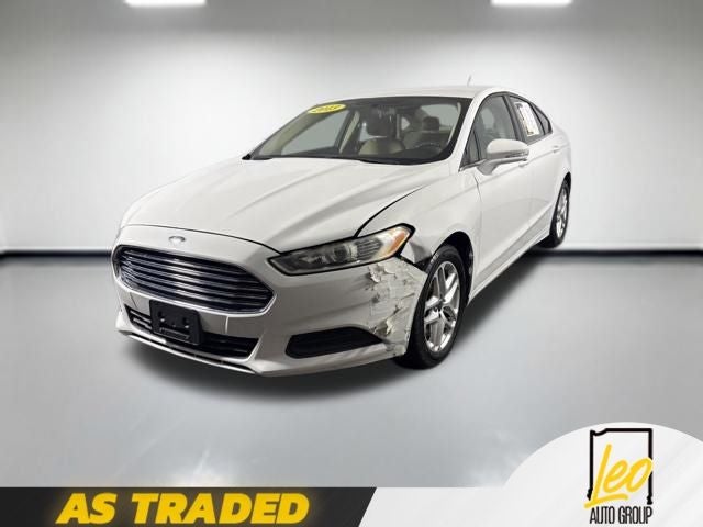 2013 Ford Fusion SE in Oxford White — front three-quarter view