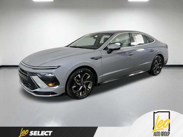 2025 Hyundai Sonata SEL in Transmission Blue — front three-quarter view