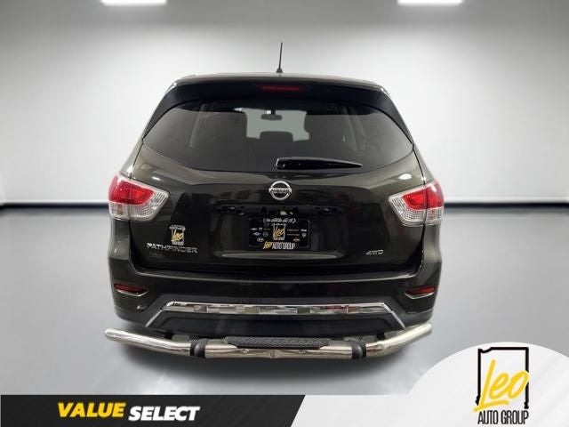 2015 Nissan Pathfinder — detail view