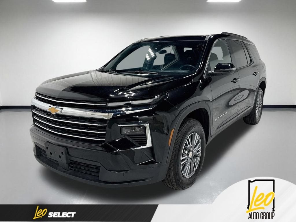 2026 Chevrolet Traverse LT in Mosaic Black Metallic — front three-quarter view