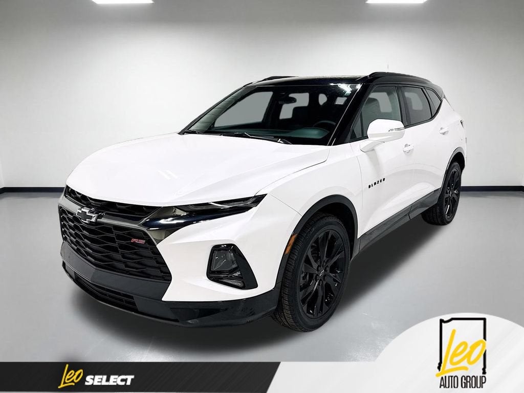 2022 Chevrolet Blazer RS in Iridescent Pearl Tricoat — front three-quarter view