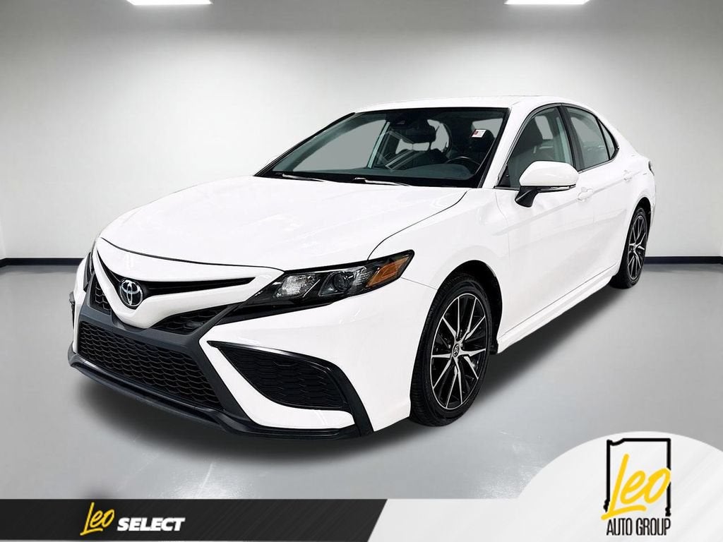 2023 Toyota Camry SE in White — front three-quarter view